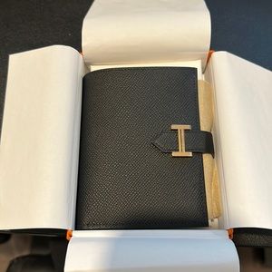NEW. Hermes Bearn Wallet. Black/Rose Gold Hardware.